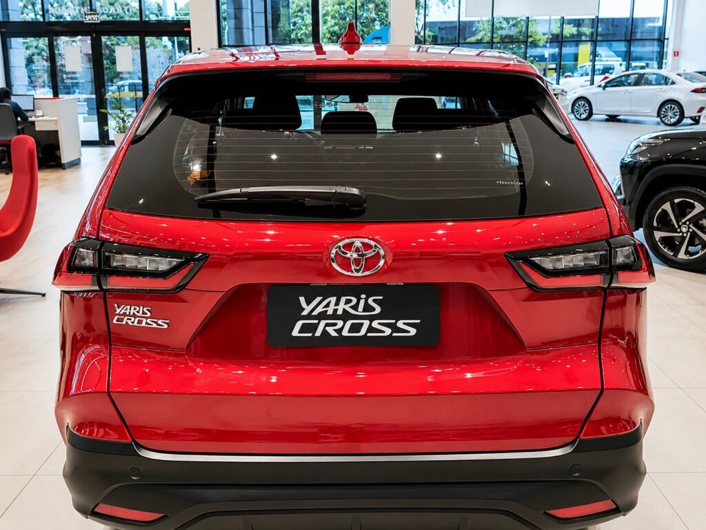 Traseira do Toyota Yaris Cross XR para PcD