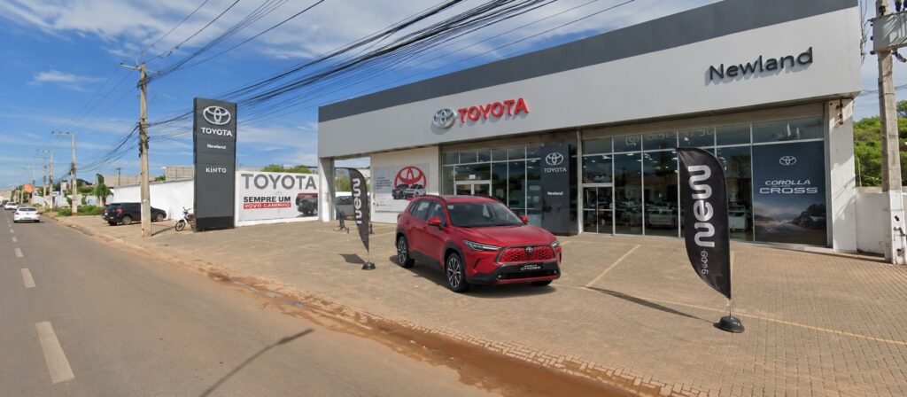 Toyota Corolla Cross vermelho na Newland Toyota de Picos