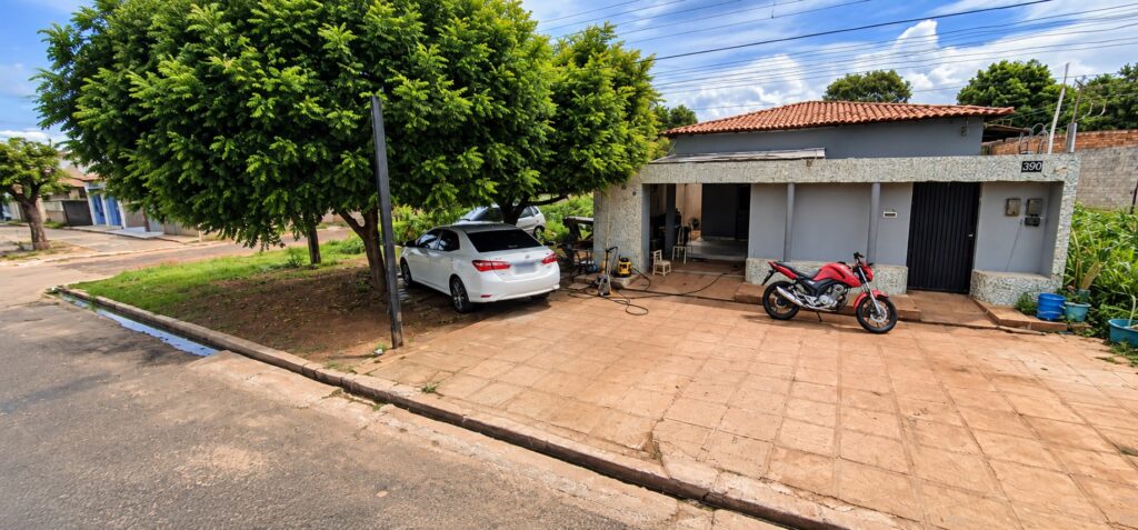 Profissional realiza cristalização de vidros automotivos em Dom Expedito Lopes