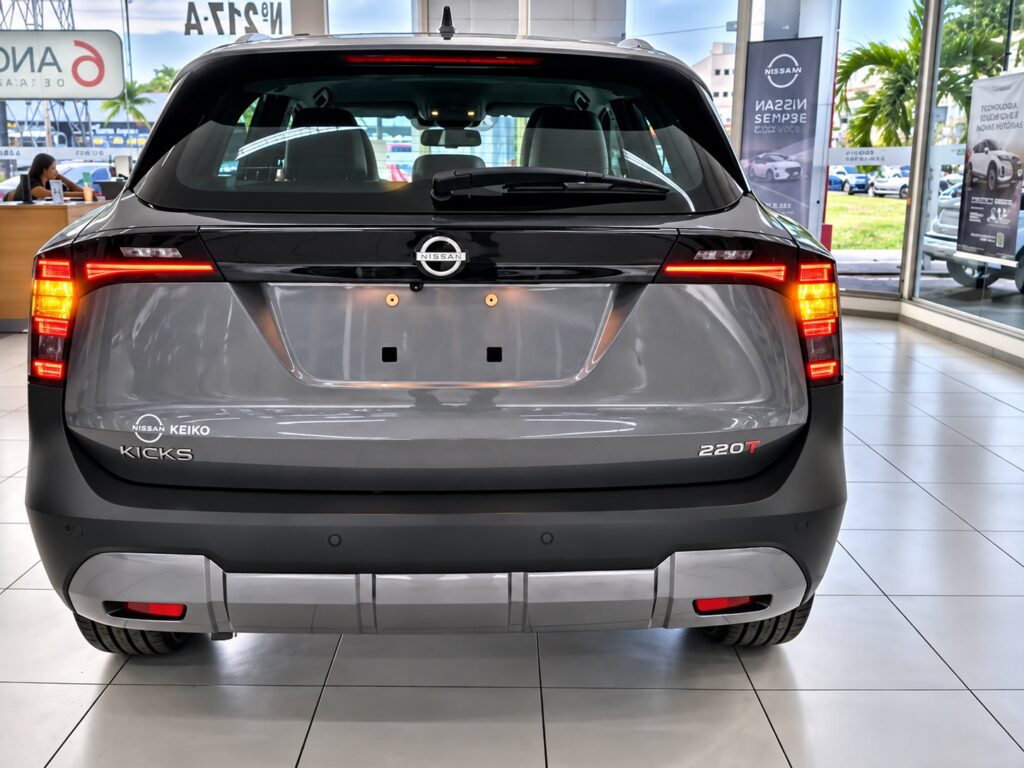 Traseira do Nissan Kicks para PcD em concessionária