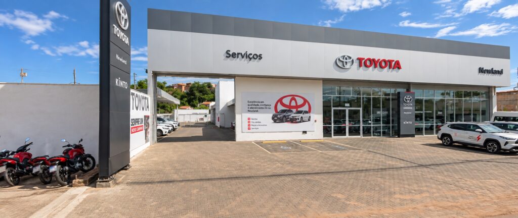 Fachada da Newland Toyota em Picos, Piauí