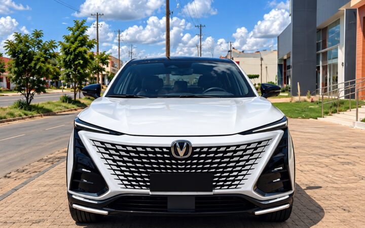 CAOA Changan Uni-T 2027 branco visto de frente