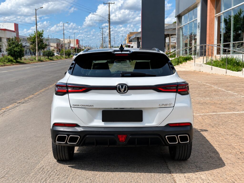 Traseira do CAOA Changan Uni-T 2027 branco